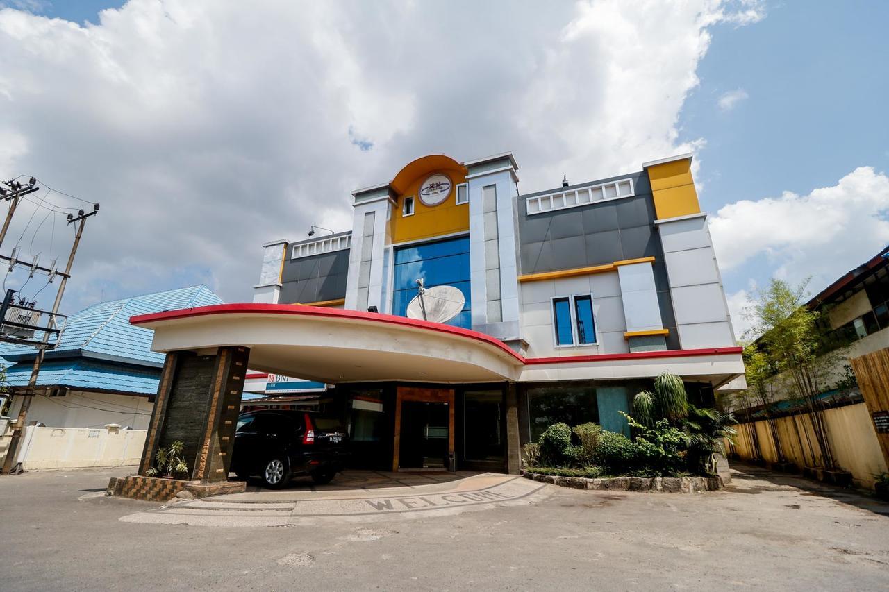 Reddoorz Plus Near Universitas Lambung Mangkurat Banjarmasin  Bagian luar foto